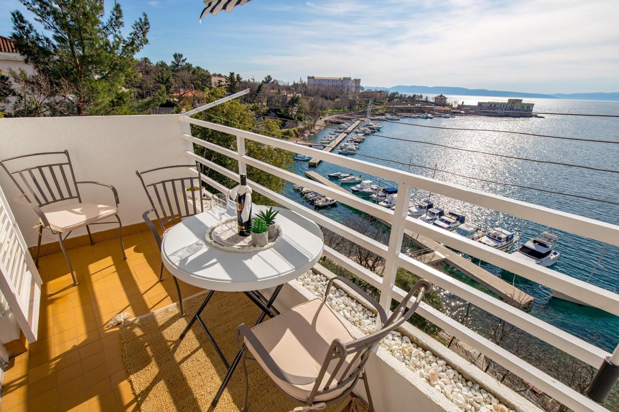 Blue Port Apartment Kraljevica Bagian luar foto